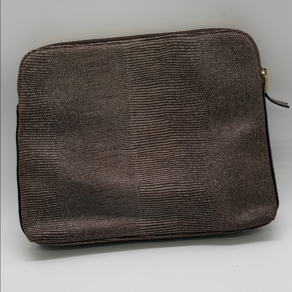 India Hicks Inside Clutch Island Gecko NWOT